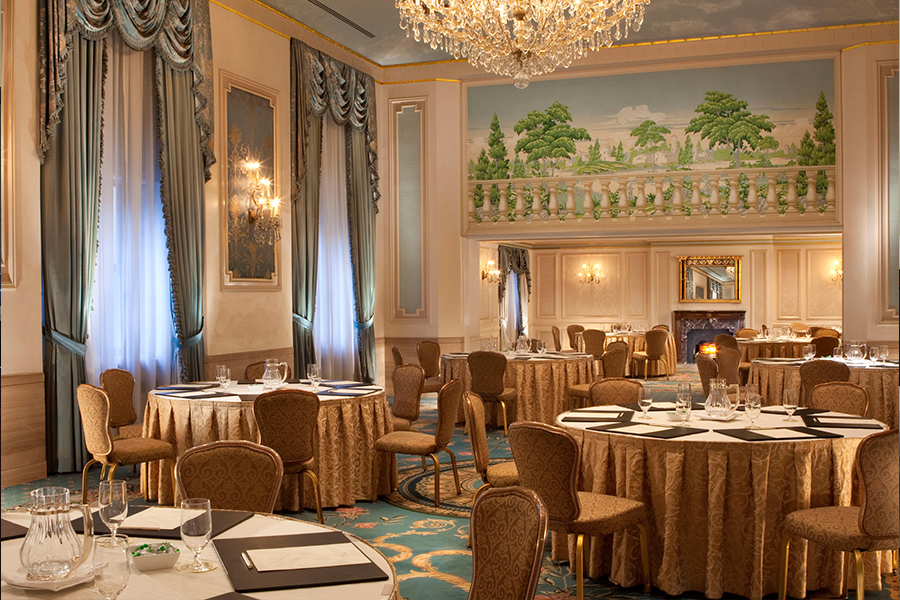 Classic - style hotel furniture collection, showcasing timeless designs for lobbies, dining areas, and guest rooms. Ideal for elegant hospitality interiors, enhancing the luxury ambiance of high - end hotels.